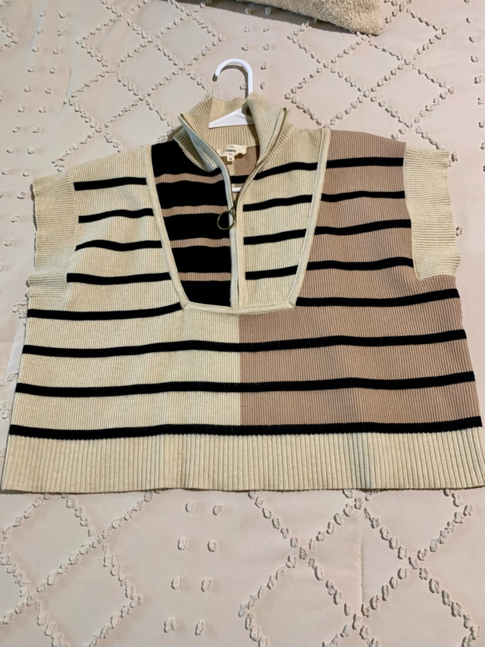 entro Cream and Black Striped Half-Zip Sweater Vest - Picture 3 of 12